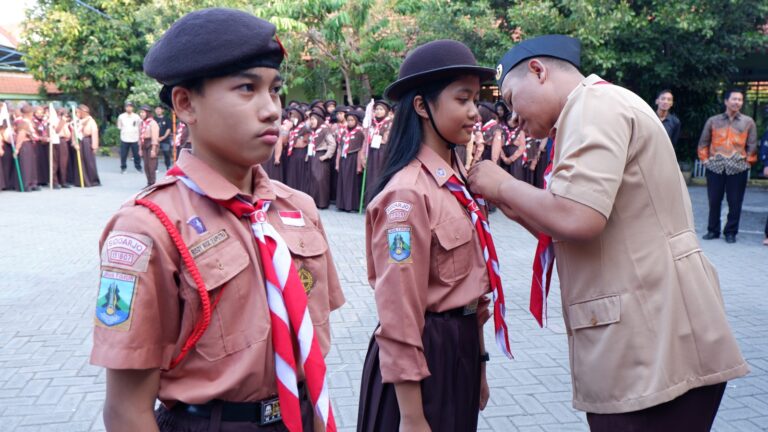 Kegiatan Persami di SMP Negeri 1 Waru Sidoarjo: Melatih Kemandirian dan Kebersamaan Siswa