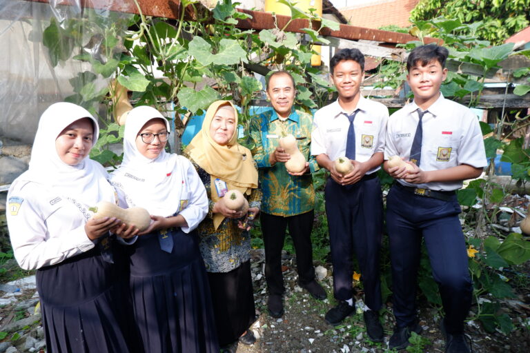 Peringatan Hari Bumi 2025 di SPENTARU: Panen Labu, Cinta Bumi!